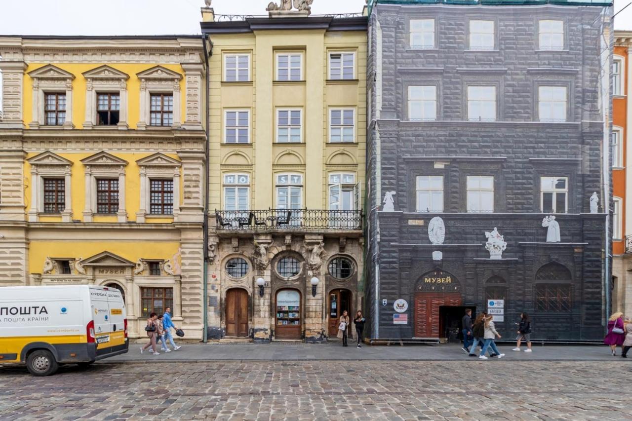 In Town Hostel Lviv Exteriör bild