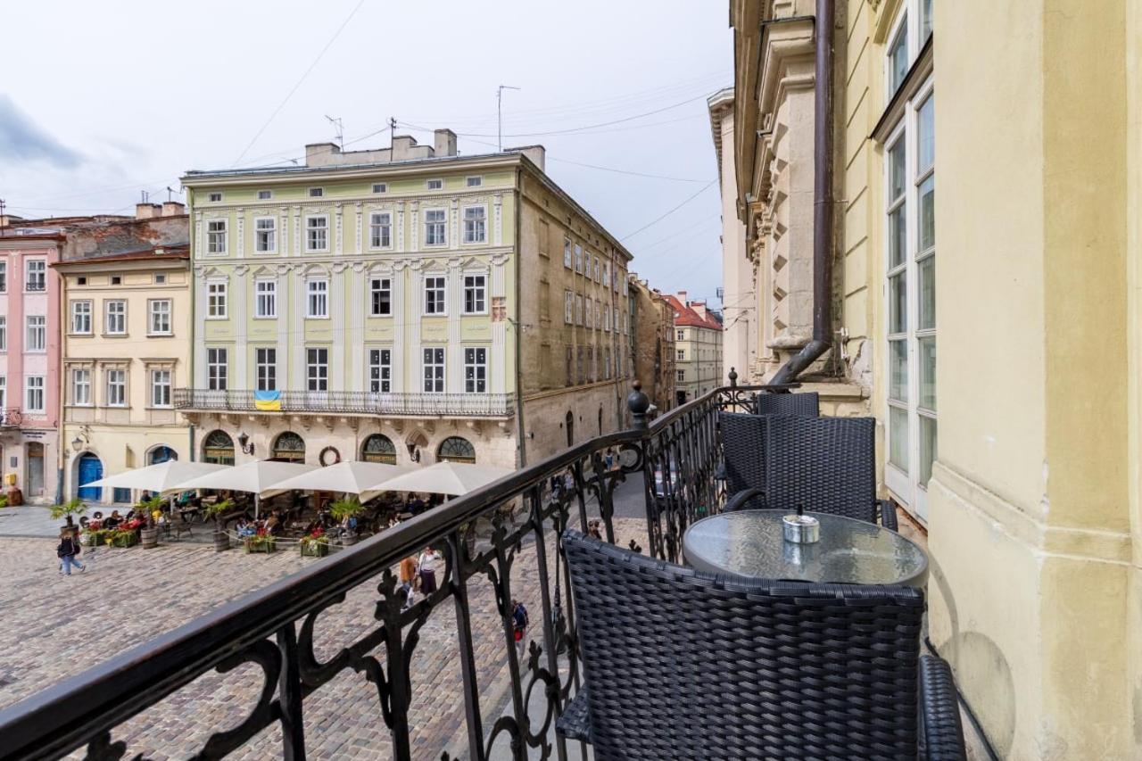 In Town Hostel Lviv Exteriör bild
